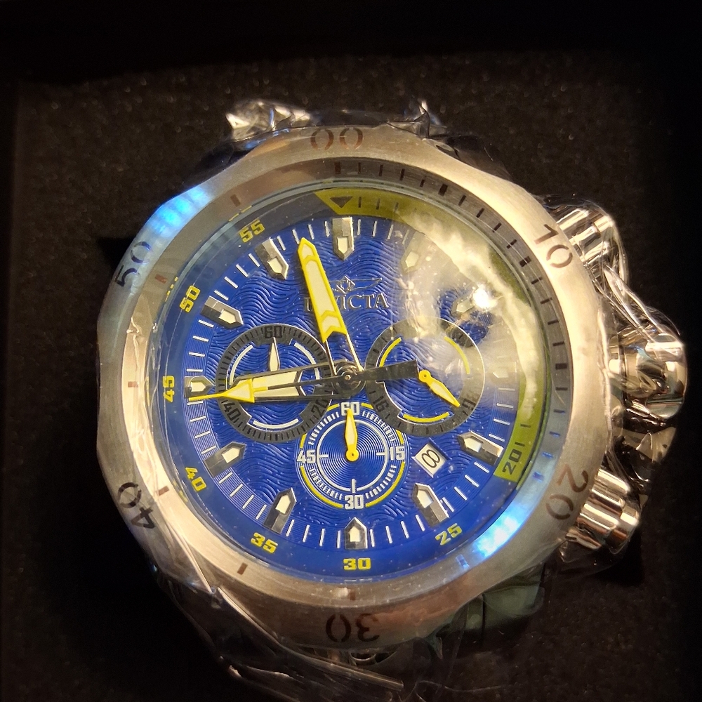 New Invicta venom Chronograph Watch - Picture 13 of 16